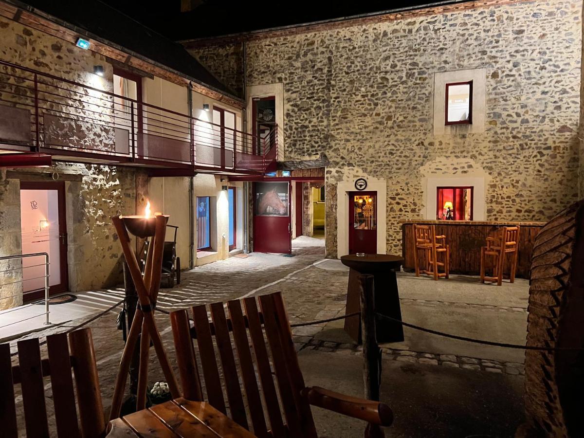 Hotel Le Ranch Brûlon Exterior foto